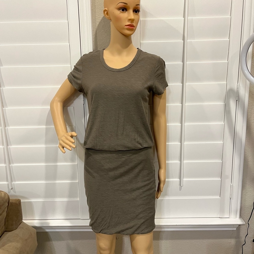 “JAMES PERSE” OLIVE GREEN STRETCH BLOUSON T-SHIRT DRESS – SZ 2 / MED